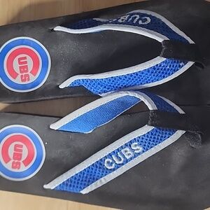 CUBS SANDLES SIZE LARGE NEVER WORN